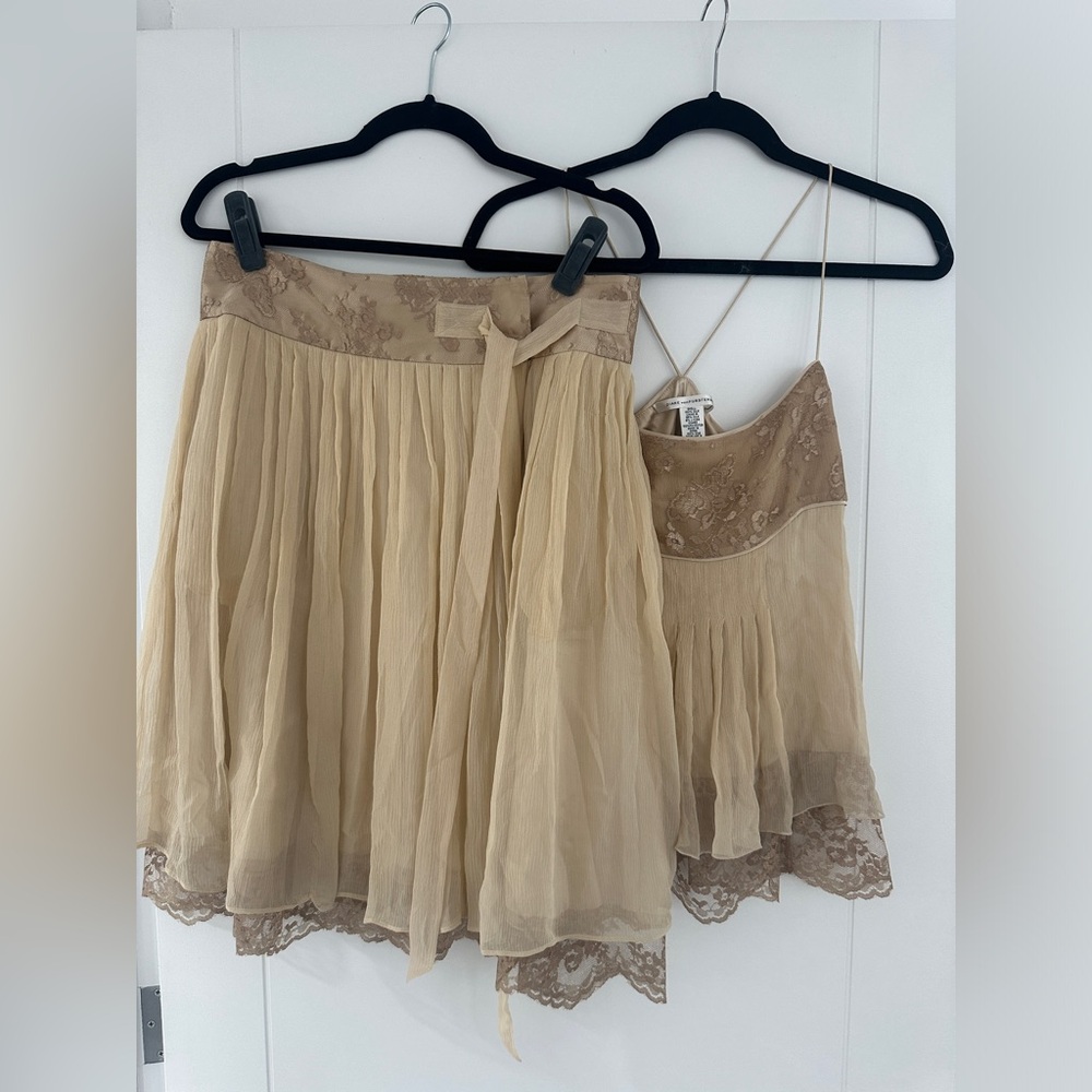 Diane Von Furstenberg Silk SET blouse and skirt